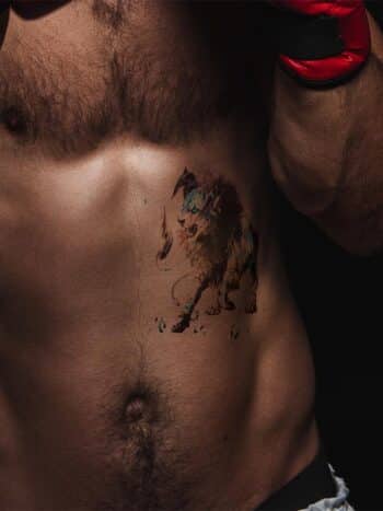 Tatouage Ephemere Lion Se Liberant De Ses Chaines Feat Zoomed